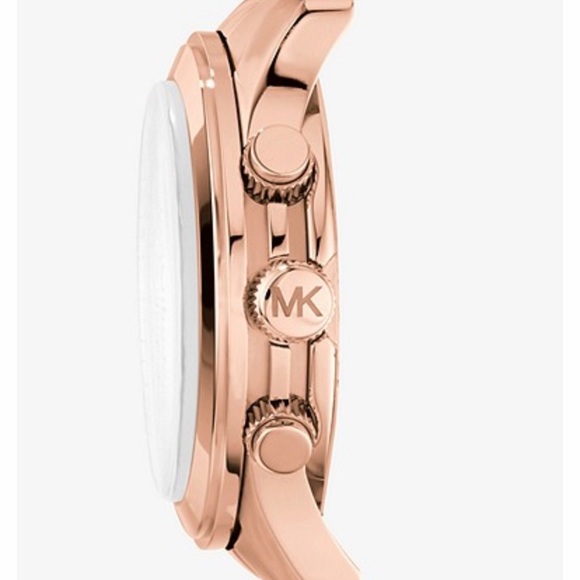 Michael Kors Oversized Runway Rose gold watch - Picture 4 of 8